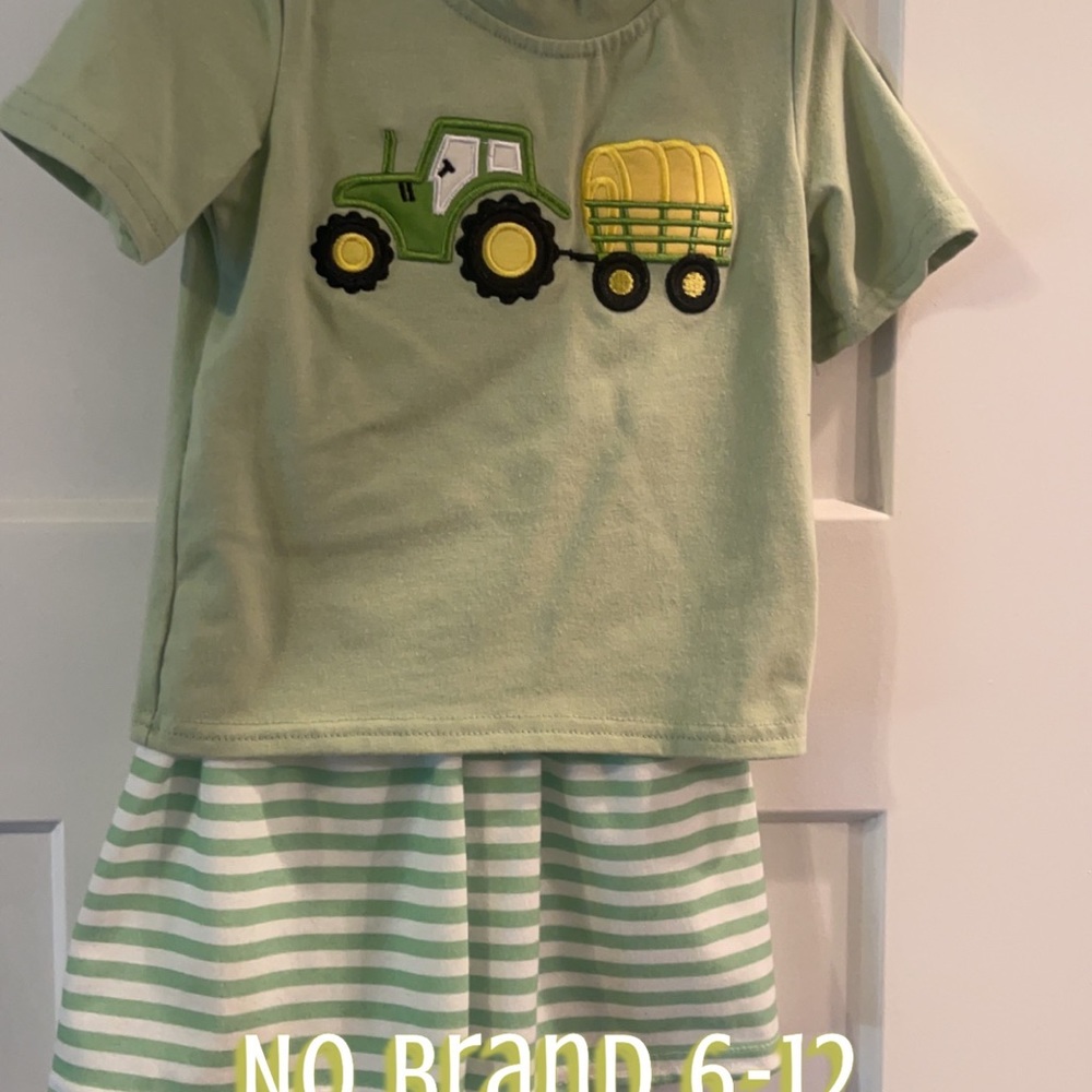 No brand 6-12 month. Runs big. Never worn